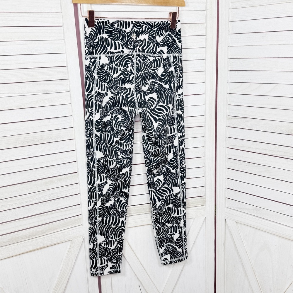 Lilly Pulitzer Lexletic Weekender Crop Midi Leggings Zebras Print XS - Picture 2 of 13